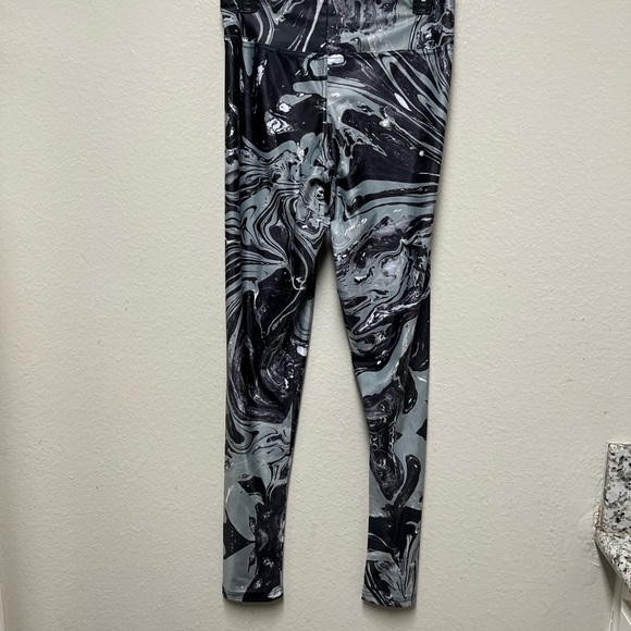Raiders women’s Black and Gray Riders by Lee Leggings - Picture 3 of 8